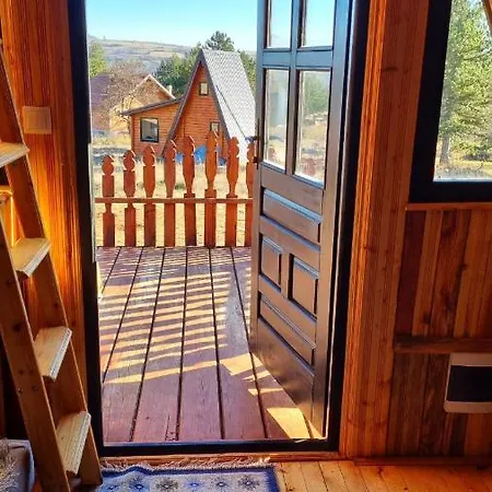 A Pine Vikendica U Srcu Zapadne Srbije Chalet Nova Varos