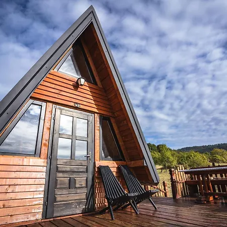 A Pine Vikendica U Srcu Zapadne Srbije * Nova Varos