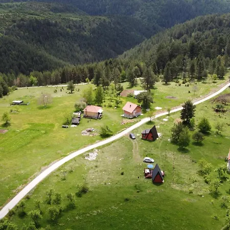 A Pine Vikendica U Srcu Zapadne Srbije * Nova Varos