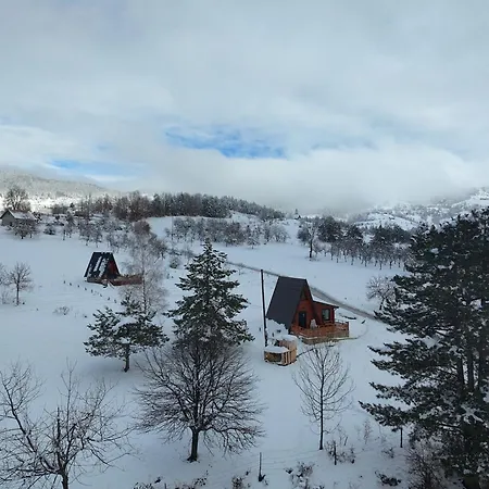 A Pine Vikendica U Srcu Zapadne Srbije * Nova Varos