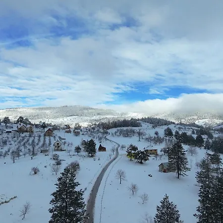 A Pine Vikendica U Srcu Zapadne Srbije