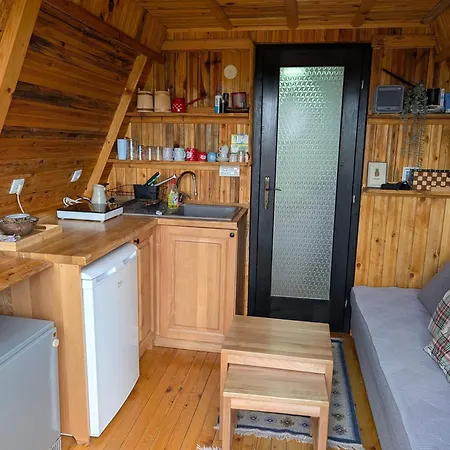 A Pine Vikendica U Srcu Zapadne Srbije *
