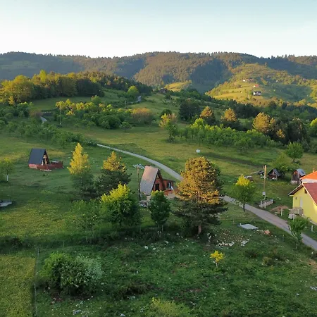Brvnara A Pine Vikendica U Srcu Zapadne Srbije